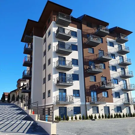 Moon * زلاتيبور